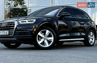 Внедорожник / Кроссовер Audi Q5 2018 в 