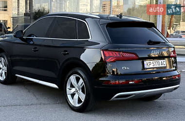 Внедорожник / Кроссовер Audi Q5 2018 в 