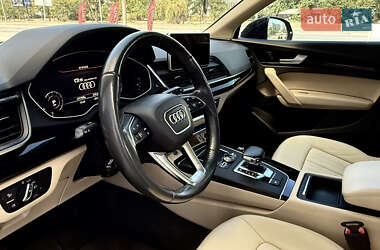 Внедорожник / Кроссовер Audi Q5 2018 в 