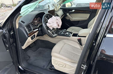 Внедорожник / Кроссовер Audi Q5 2018 в 