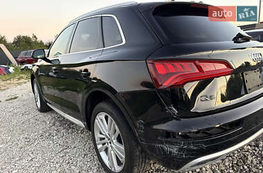 Внедорожник / Кроссовер Audi Q5 2018 в 
