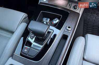 Внедорожник / Кроссовер Audi Q5 2022 в 