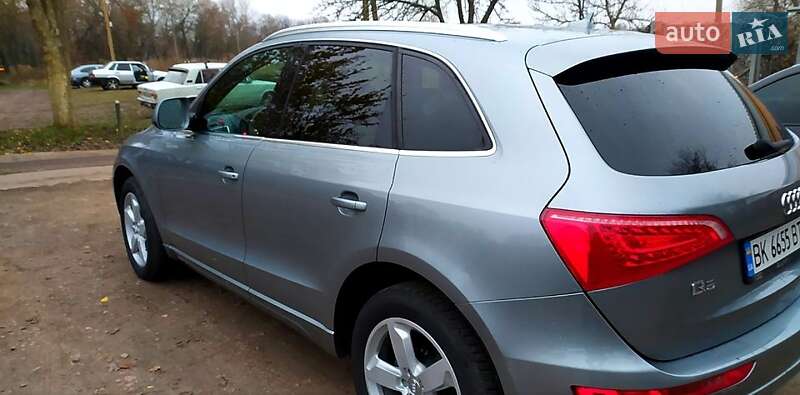 Внедорожник / Кроссовер Audi Q5 2011 в Конотопе