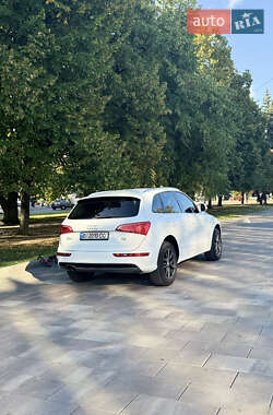 Внедорожник / Кроссовер Audi Q5 2012 в 