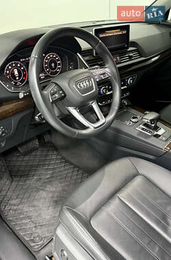 Внедорожник / Кроссовер Audi Q5 2019 в 