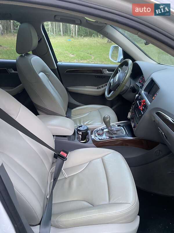 Внедорожник / Кроссовер Audi Q5 2011 в Ровно