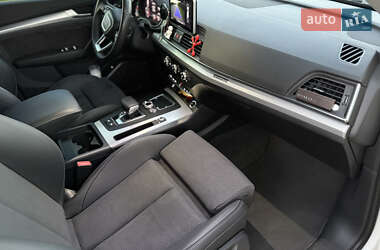 Внедорожник / Кроссовер Audi Q5 2017 в 