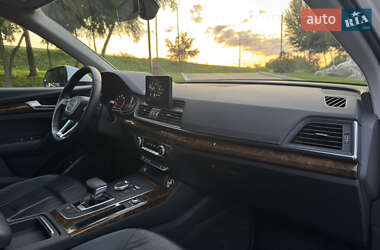 Внедорожник / Кроссовер Audi Q5 2018 в 