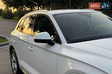 Внедорожник / Кроссовер Audi Q5 2018 в 