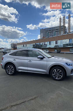 Внедорожник / Кроссовер Audi Q5 2022 в 