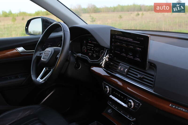 Внедорожник / Кроссовер Audi Q5 2021 в Киеве