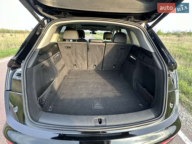 Внедорожник / Кроссовер Audi Q5 2021 в Киеве