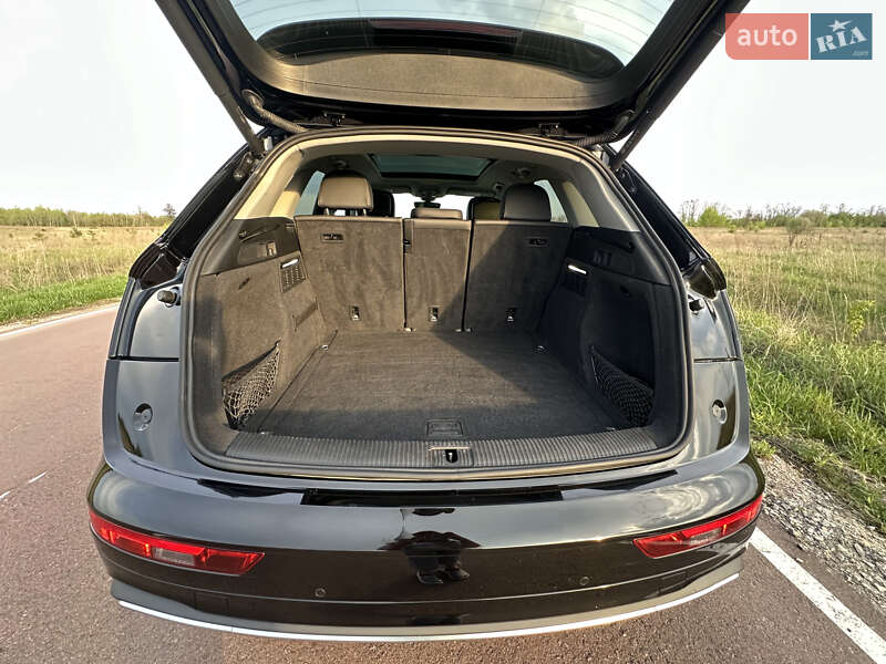 Внедорожник / Кроссовер Audi Q5 2021 в Киеве