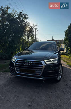 Внедорожник / Кроссовер Audi Q5 2017 в 