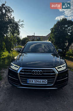 Внедорожник / Кроссовер Audi Q5 2017 в 