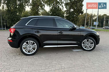 Внедорожник / Кроссовер Audi Q5 2018 в 