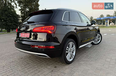 Внедорожник / Кроссовер Audi Q5 2018 в 