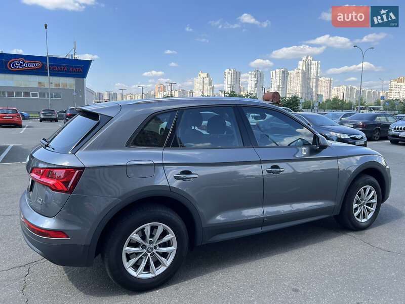 Внедорожник / Кроссовер Audi Q5 2017 в Киеве