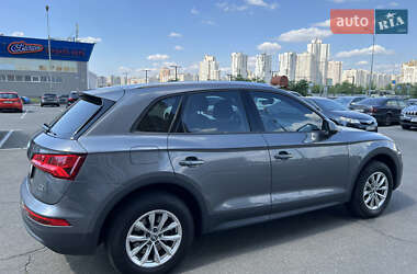 Внедорожник / Кроссовер Audi Q5 2017 в 