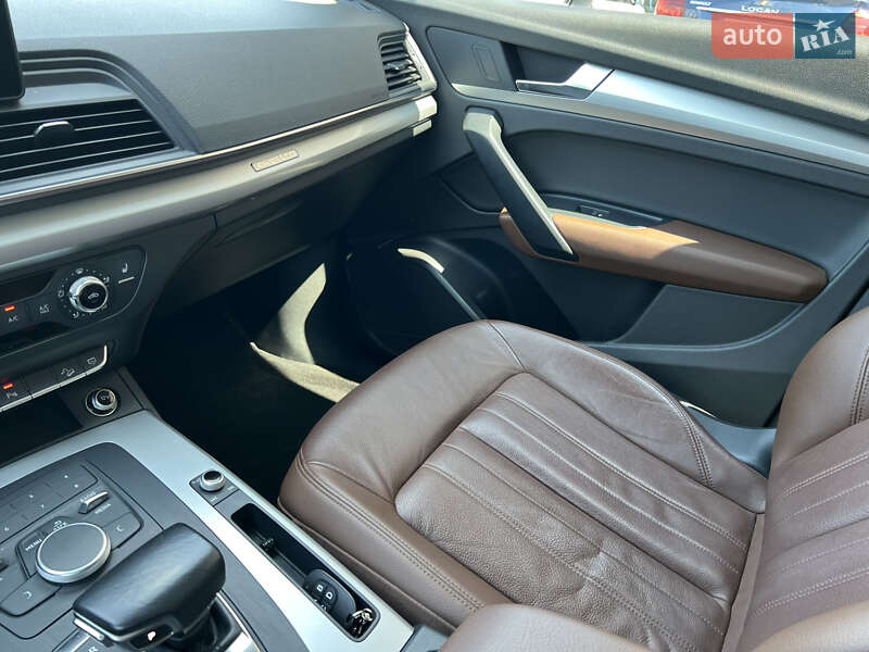 Внедорожник / Кроссовер Audi Q5 2017 в Киеве