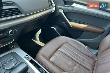 Внедорожник / Кроссовер Audi Q5 2017 в 