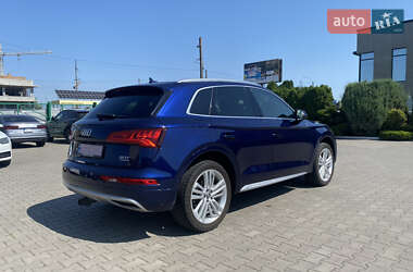 Внедорожник / Кроссовер Audi Q5 2018 в 