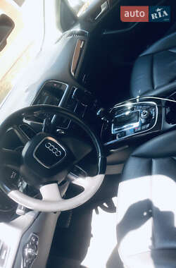 Внедорожник / Кроссовер Audi Q5 2011 в 