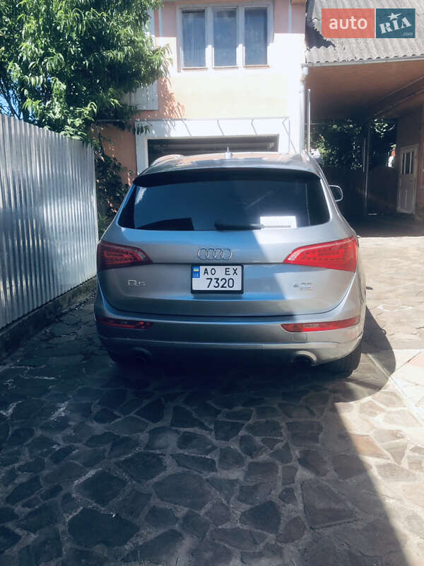 Внедорожник / Кроссовер Audi Q5 2011 в Ужгороде