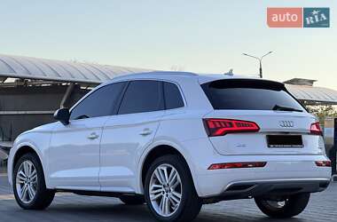 Внедорожник / Кроссовер Audi Q5 2020 в 