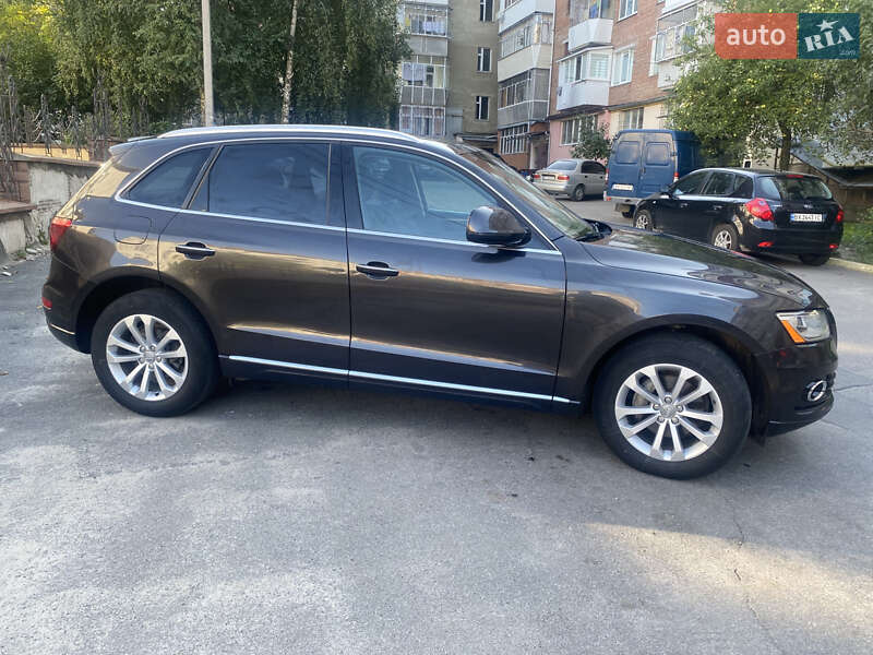 Внедорожник / Кроссовер Audi Q5 2015 в Хмельницком