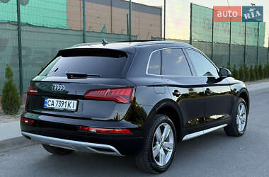Внедорожник / Кроссовер Audi Q5 2017 в 
