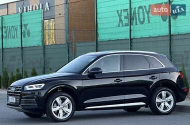 Внедорожник / Кроссовер Audi Q5 2017 в 