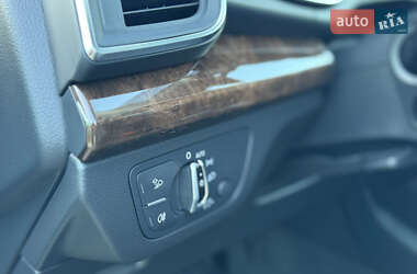 Внедорожник / Кроссовер Audi Q5 2017 в 