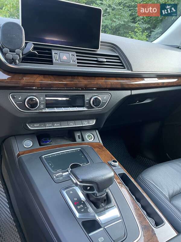 Позашляховик / Кросовер Audi Q5 2017 в Тернополі