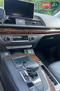 Внедорожник / Кроссовер Audi Q5 2017 в 
