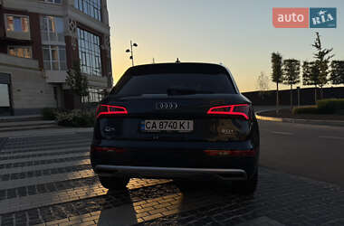 Внедорожник / Кроссовер Audi Q5 2017 в 