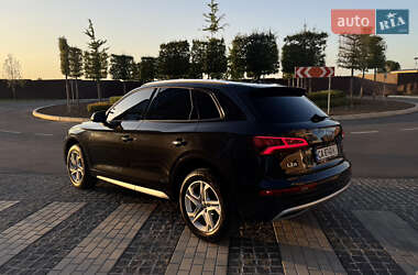 Внедорожник / Кроссовер Audi Q5 2017 в 