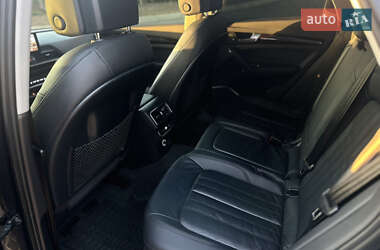 Внедорожник / Кроссовер Audi Q5 2017 в 