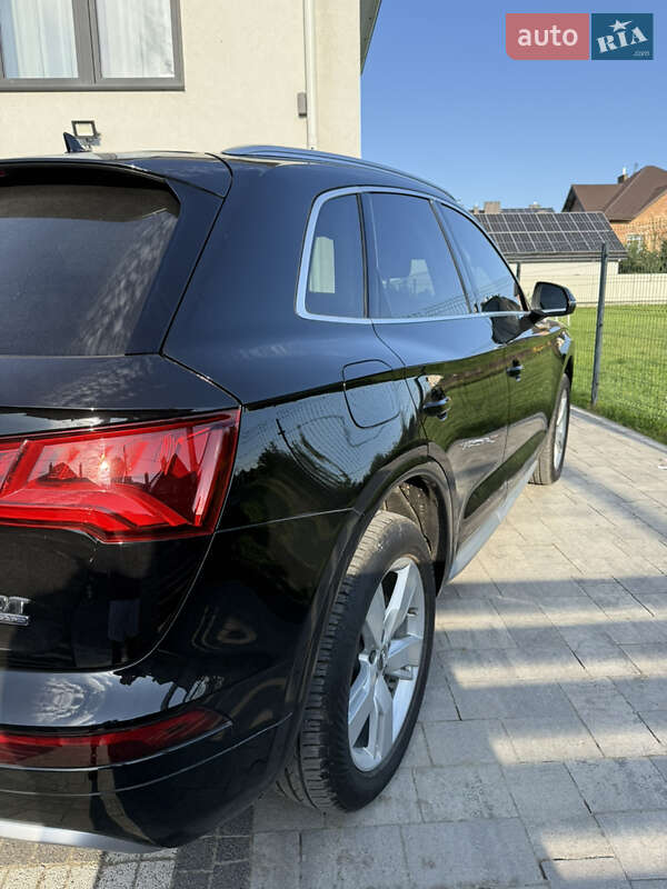 Внедорожник / Кроссовер Audi Q5 2017 в Львове