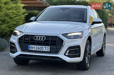 Внедорожник / Кроссовер Audi Q5 2021 в 