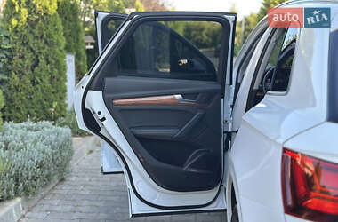 Внедорожник / Кроссовер Audi Q5 2021 в 