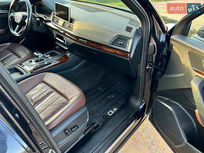 Внедорожник / Кроссовер Audi Q5 2019 в Одессе