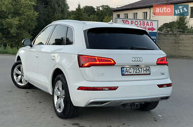 Внедорожник / Кроссовер Audi Q5 2018 в 
