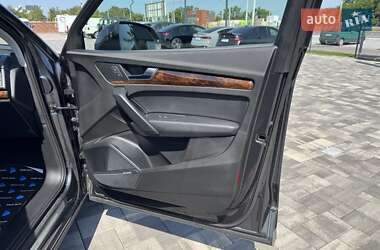 Внедорожник / Кроссовер Audi Q5 2017 в 