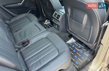 Внедорожник / Кроссовер Audi Q5 2017 в 