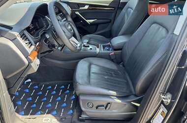 Внедорожник / Кроссовер Audi Q5 2017 в 