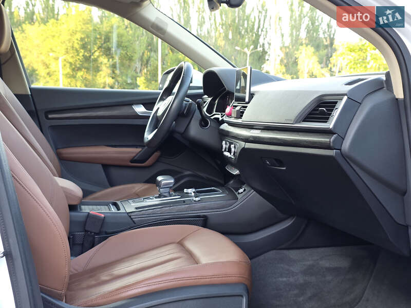Внедорожник / Кроссовер Audi Q5 2019 в Ужгороде