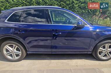 Внедорожник / Кроссовер Audi Q5 2017 в 