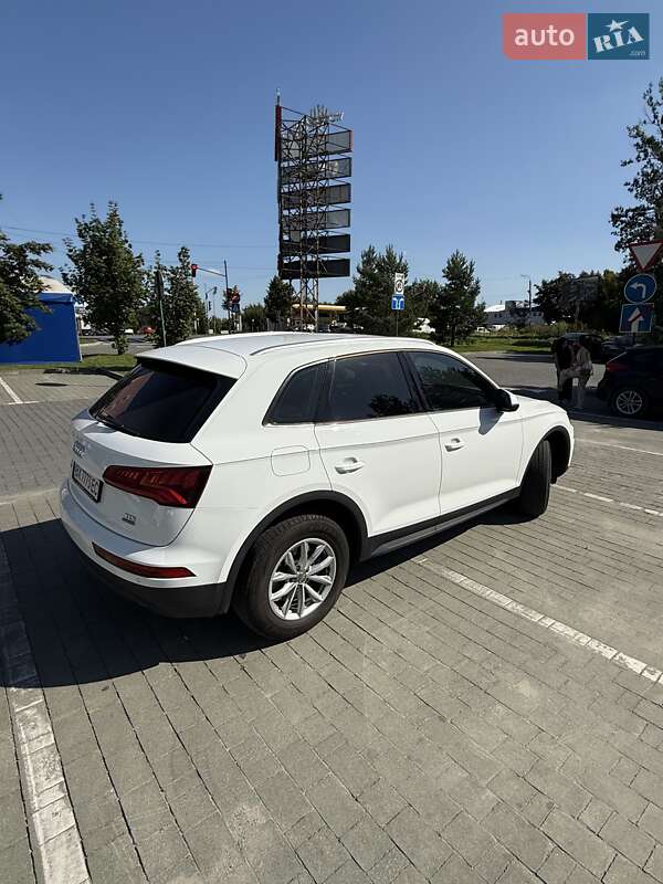 Внедорожник / Кроссовер Audi Q5 2017 в Хмельницком