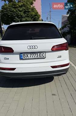 Позашляховик / Кросовер Audi Q5 2017 в 